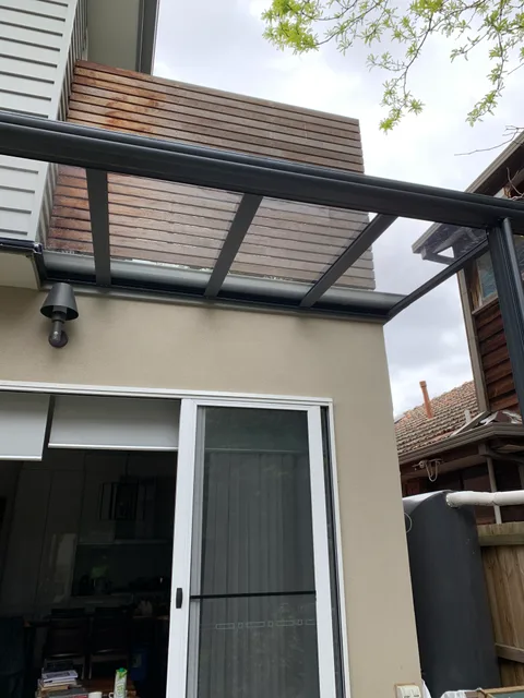 Clearview installation: Roof framing beneath the eaves